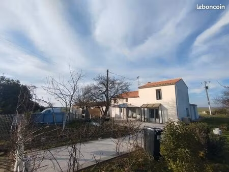 maison 170m² + garage 181m² + champ