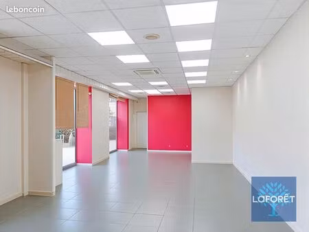 boutique 84 m² la roche sur yon