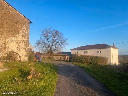 charmante propriété équestre de 4 ha avec carrière et piscine chauffée