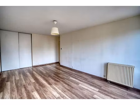 appartement de 2 pièces elancourt à la clef st pierre.