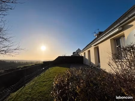 maison avec vue dégagée sur baie de sienne