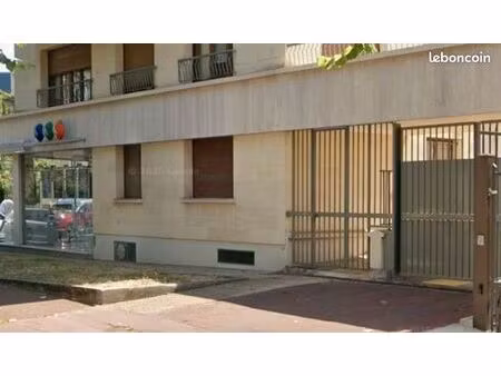 parking intérieur sécurisé - le parc de saint maur