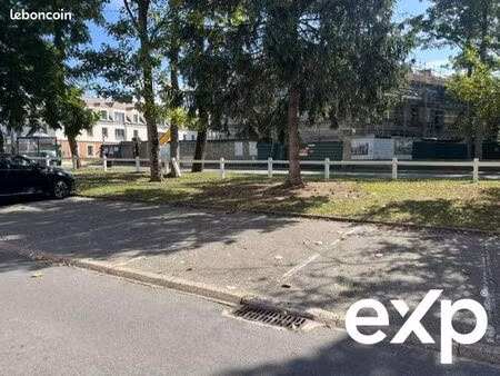 parking/box 63 m² l'isle-adam