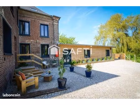 propriété 11 pièces 254 m²