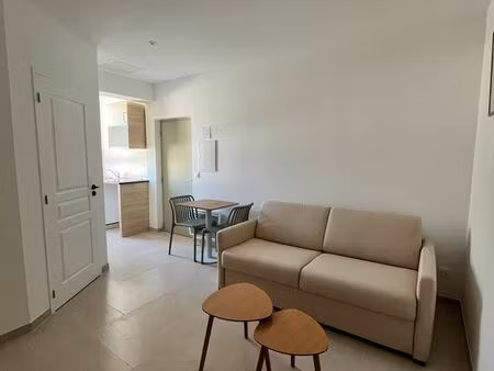 studio meublé et équipé – centre village