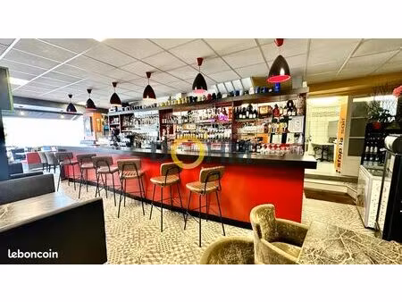bar  fonds de commerce 95 m² saugues