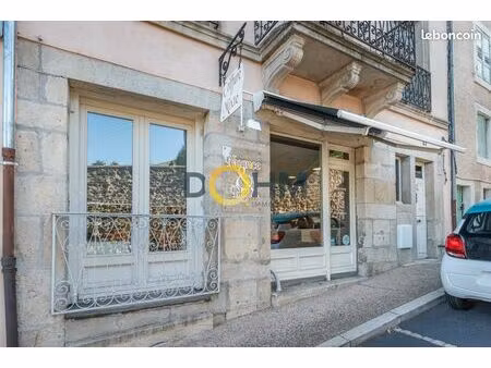 salon de coiffure 59 m² aiguilhe