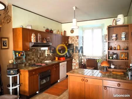 maison 8 pièces 179 m²