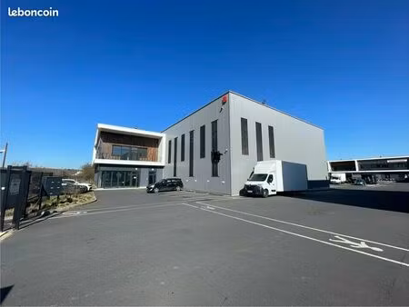 local d'activite 2250 m² persan