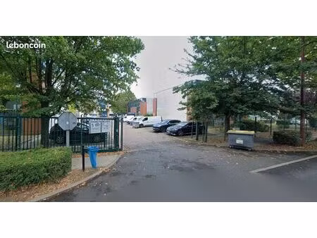 bureau 13 m² meublé neuf – gonesse – tout inclus + parking