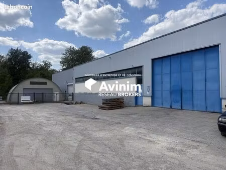 local 1850 m² presles