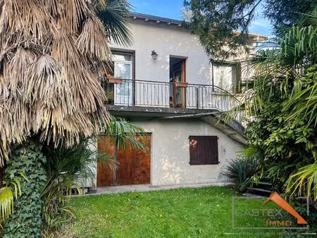 exclusivité maison de village avec dépendance et jardin