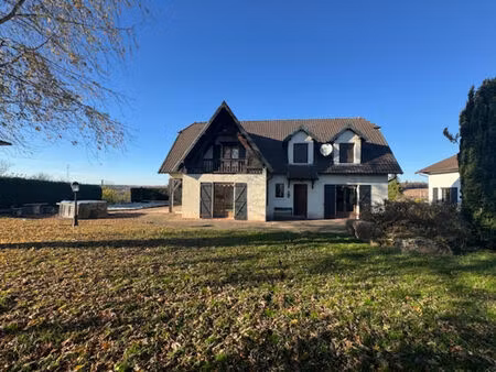 maison familiale vue dominante 247 m² 5 chambres 3000 m² terrain a lure