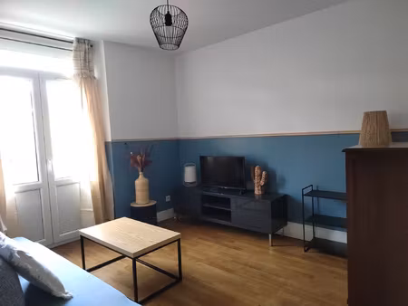 superbe f2 rénové dans bâtisse 1930