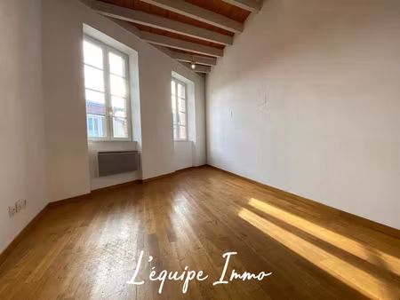 hyper centre de l'isle jourdain - local commercial sur 3 niv