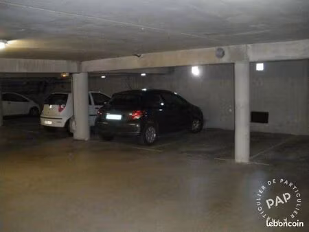 loue place de parking en sous-sol