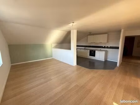 f4  appartement trois chambres