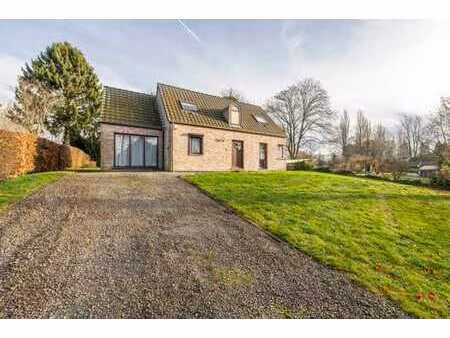 maison 4 façades  4 chambres et jardin