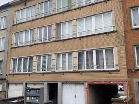 un garage box fermé de 20 m² à zellik