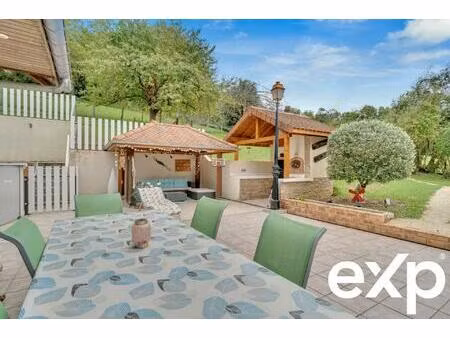 villa familiale d'exception avec vaste terrain  piscine et pre