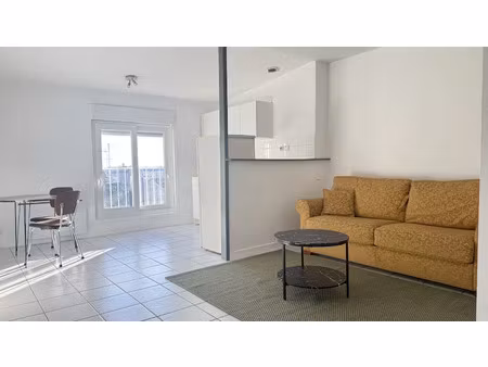 location meublée appartement 2 pièces 31 m² à niort (79000)  490 €