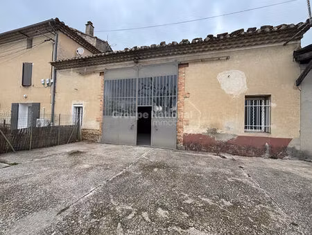 a louer a sarrians local commercial