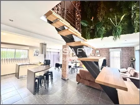 pavillon récent individuel en briques