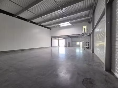 local d'activite a louer angers est