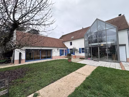 propriété 8 pièces 292m2 prestations de luxe 25 mins disneyl