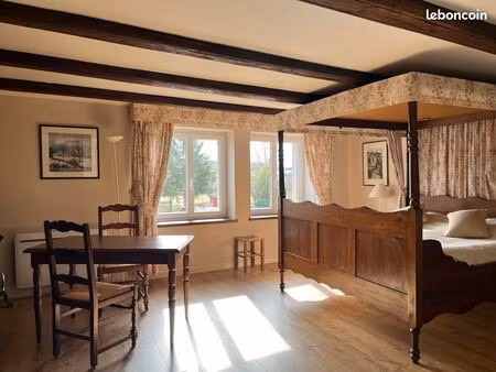 grand studio meublé très confortable