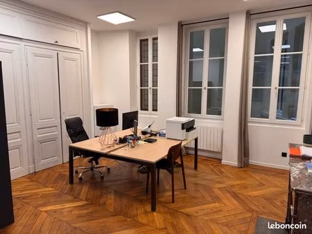 location bureau 25 m2