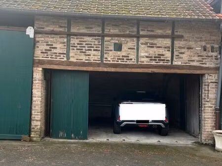 garage fermé sécurisé – 2 voitures – accès de jour – salouel