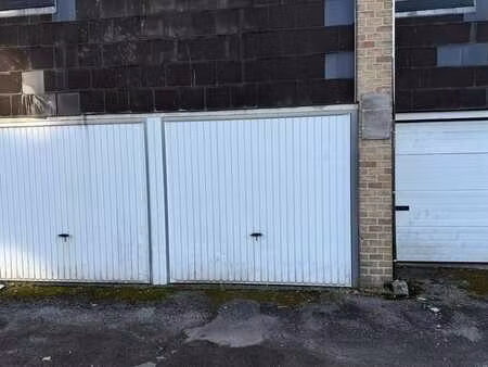 garage fermé/box à louer hocaille