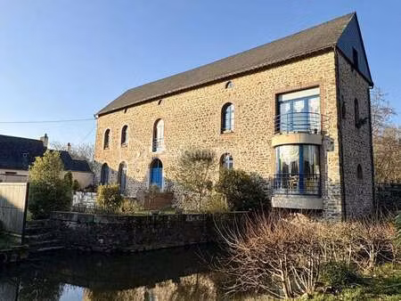 vente maison à montsûrs-saint-céneré (53150) : à vendre / 297m² montsûrs-saint-céneré