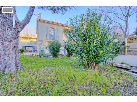 toulon est - 2 pieces - 200m2 de jardin