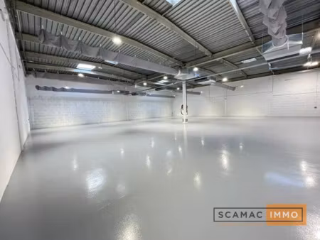 entrepôt de 1380m²