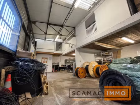 local d'activités de 148m²