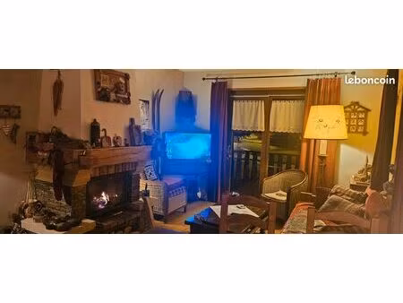 grand t2 dans chalet avec cheminee (6 couchages)