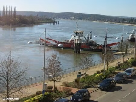 f3 de 84 m2 entièrement rénové en plein centre duclair avec vue sur seine