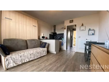 a vendre  studio vue mer à proximité à pied des commerces