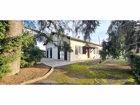 maison avec double garage   parc