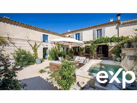 exceptionnelle et rare maison de village aux portes du massif de