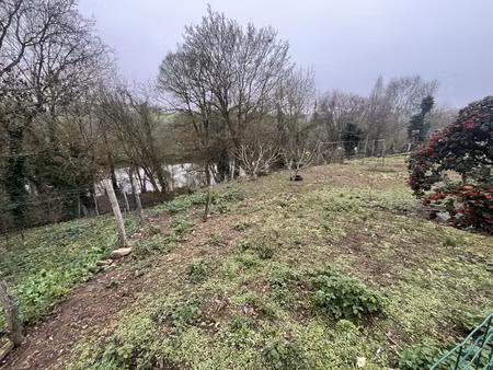 ref 99036 secteur thouars terrain de 999 m2 en bordure de rivière