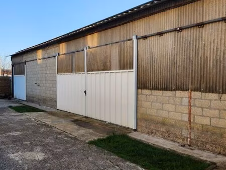 loue garage 44m²