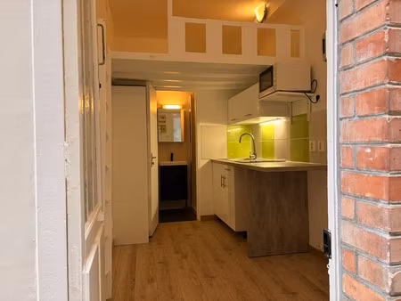 exclusivite - petit studio avec mezzanine au rdc sur cour - paris 6eme