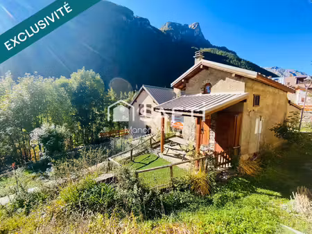charmante petite maison avec terrasse aux fréaux