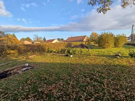 terrain constructible 8 16 ares en impasse proche centre vil