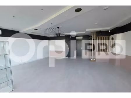 local commercial a louer