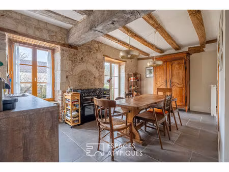 ancien presbytère rénové avec jardinet