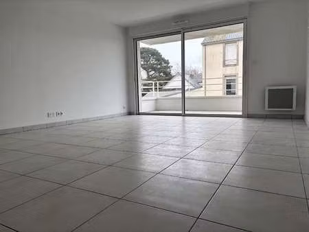 location appartement 2 pièces à pont-l'abbé (29120) : à louer 2 pièces / 47m² pont-l'abbé